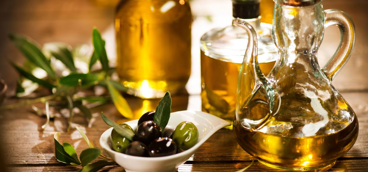 olives and healthy olive oil